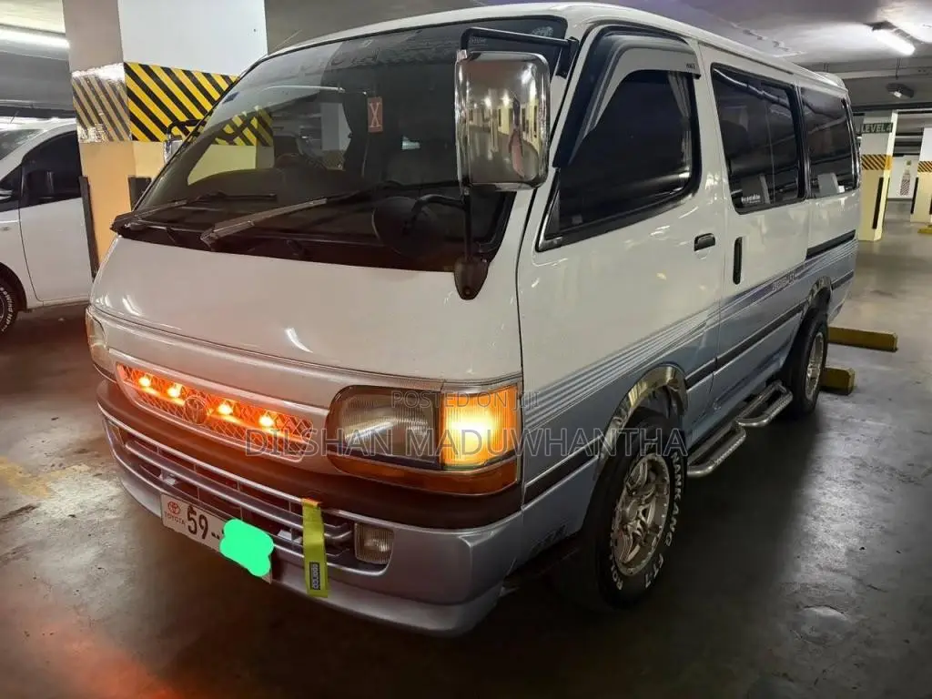 Toyota Dolphin 1992 Van (Used)