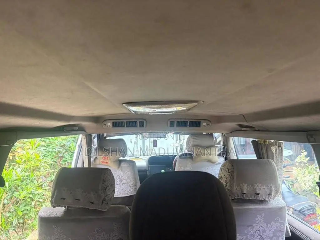 Toyota Dolphin 1992 Van (Used)