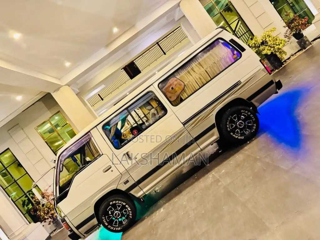 Nissan Caravan GLL 1993 Van (Used)