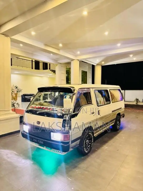 Nissan Caravan GLL 1993 Van (Used)