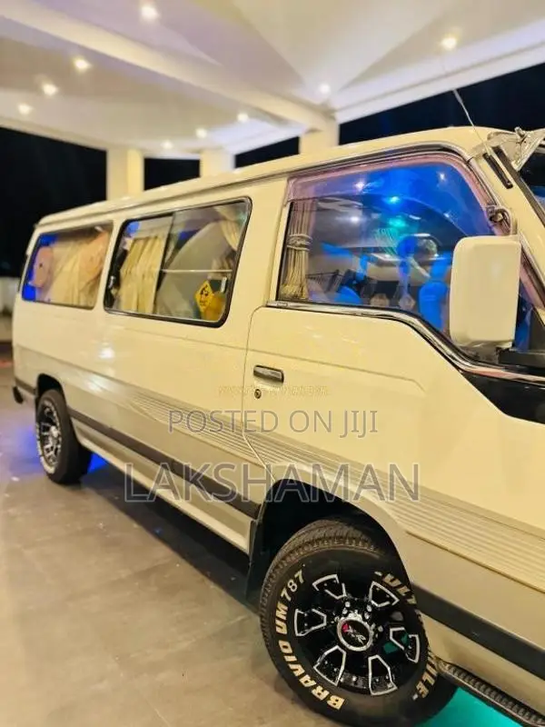 Nissan Caravan GLL 1993 Van (Used)