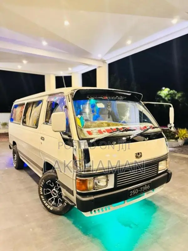 Nissan Caravan GLL 1993 Van (Used)