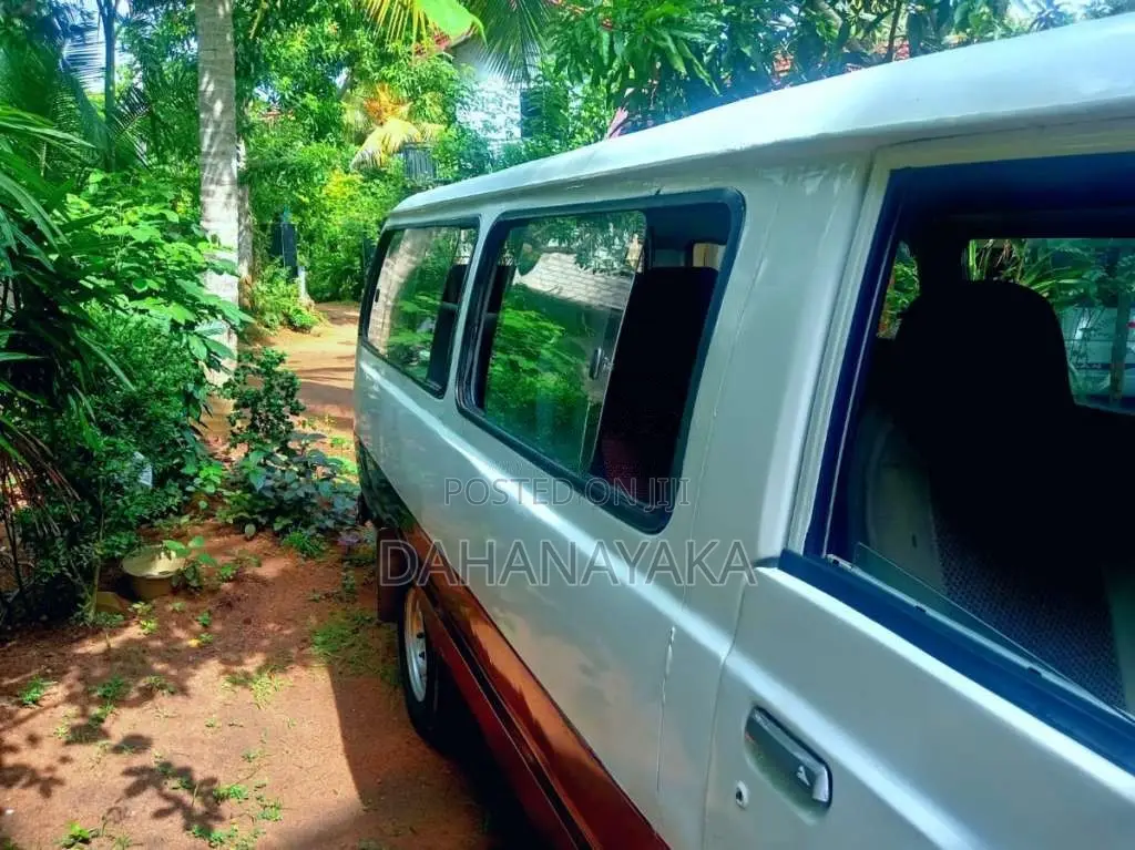 Toyota LH30 1981 Van (Used)