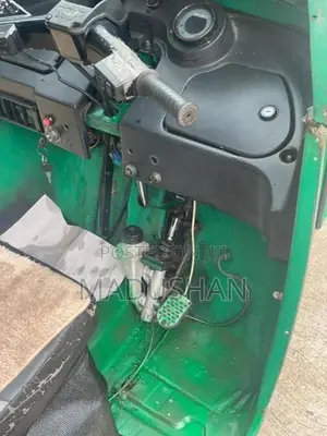 Bajaj 4 Stroke 2011 Three Wheel (Used)