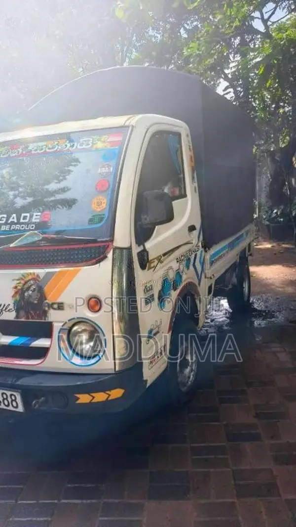 Tata Dimo Batta 2012 Lorry (Used)