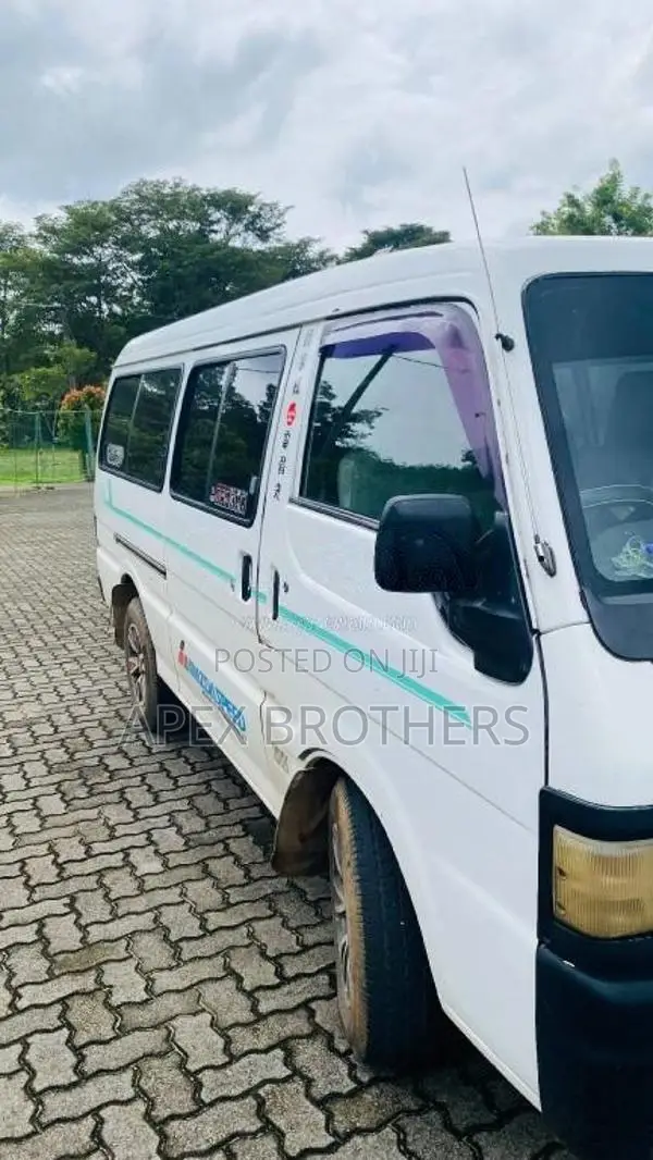 Mazda Brawny 2000 Van (Used)