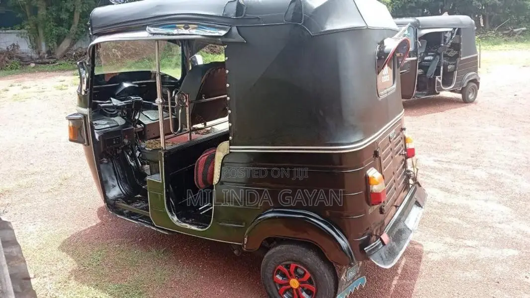 Bajaj 4 Stroke 2013 Three Wheel (Used)