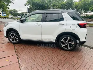 Toyota Raize Hybrid 2025 SUV (Used)