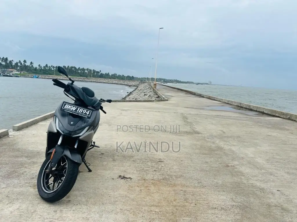 Hero Xoom 125 2025 Motorbike (Used)