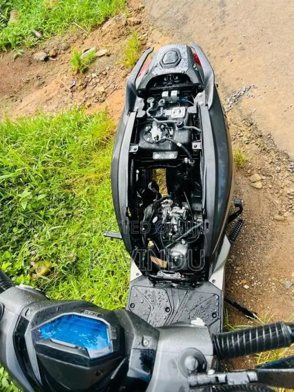 Hero Xoom 125 2025 Motorbike (Used)