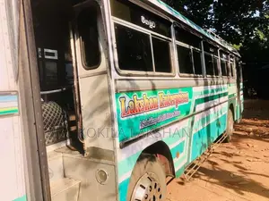 Ashok-Leyland Viking 2005 Bus (Used)