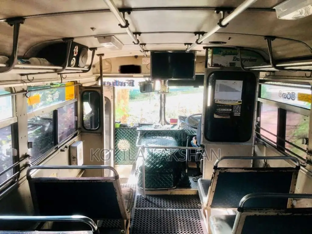 Ashok-Leyland Viking 2005 Bus (Used)