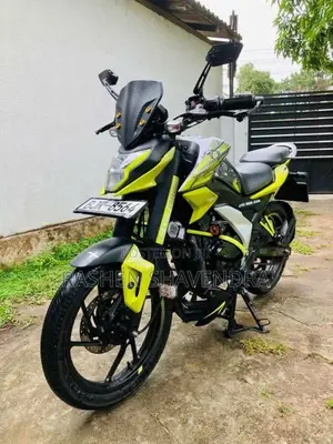 Bajaj Pulsar 2025 Motorbike (Used)