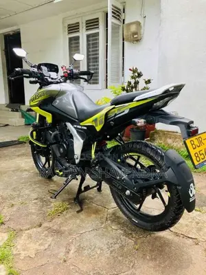 Bajaj Pulsar 2025 Motorbike (Used)