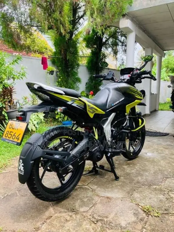 Bajaj Pulsar 2025 Motorbike (Used)
