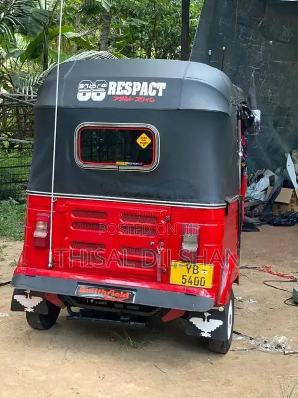 Bajaj 4 Stroke 2011 Three Wheel (Used)
