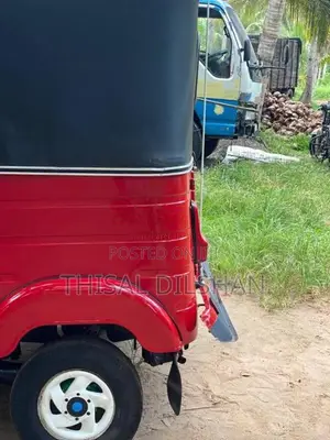 Bajaj 4 Stroke 2011 Three Wheel (Used)