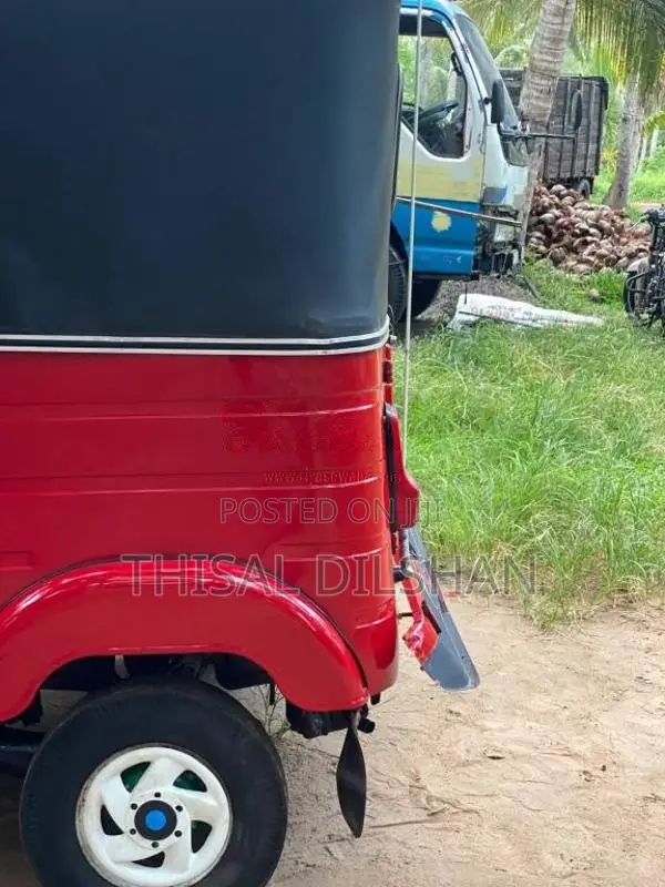 Bajaj 4 Stroke 2011 Three Wheel (Used)