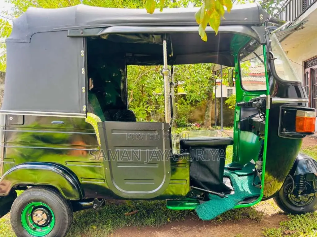 Bajaj RE 205 2012 Three Wheel (Used)