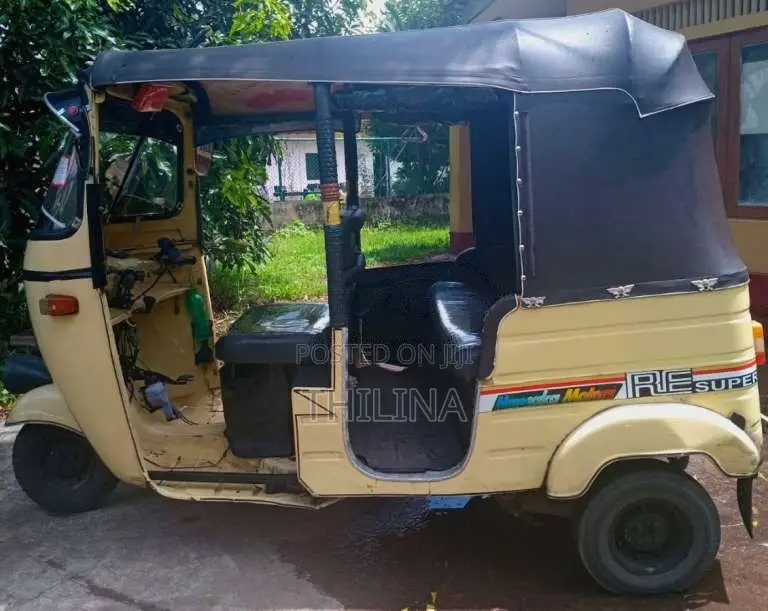 Bajaj 2 Stroke 2000 Three Wheel (Used)
