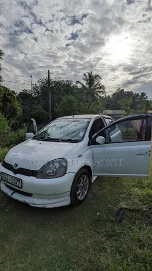 Toyota Vitz 1999 Car (Used)