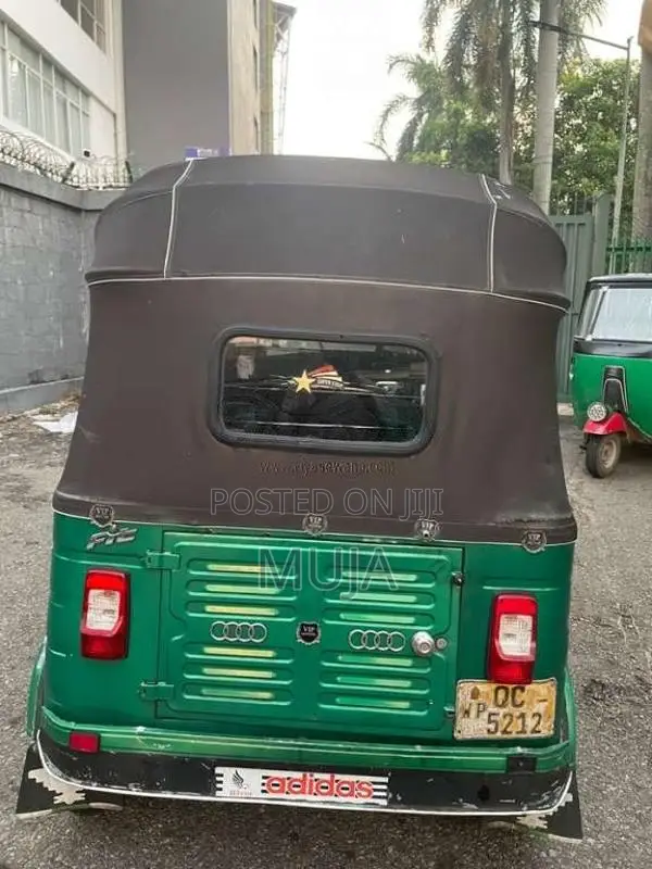 Bajaj 2 Stroke 2005 Three Wheel (Used)