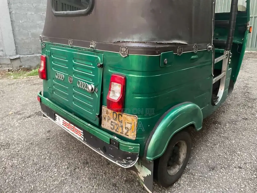 Bajaj 2 Stroke 2005 Three Wheel (Used)