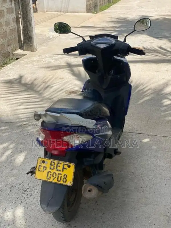 Yamaha Ray Zr 2016 Motorbike (Used)
