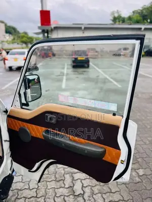 Nissan Caravan 1998 Van (Used)