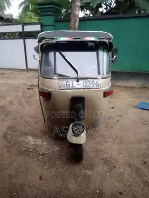 Bajaj 2 Stroke 2000 Three Wheel (Used)