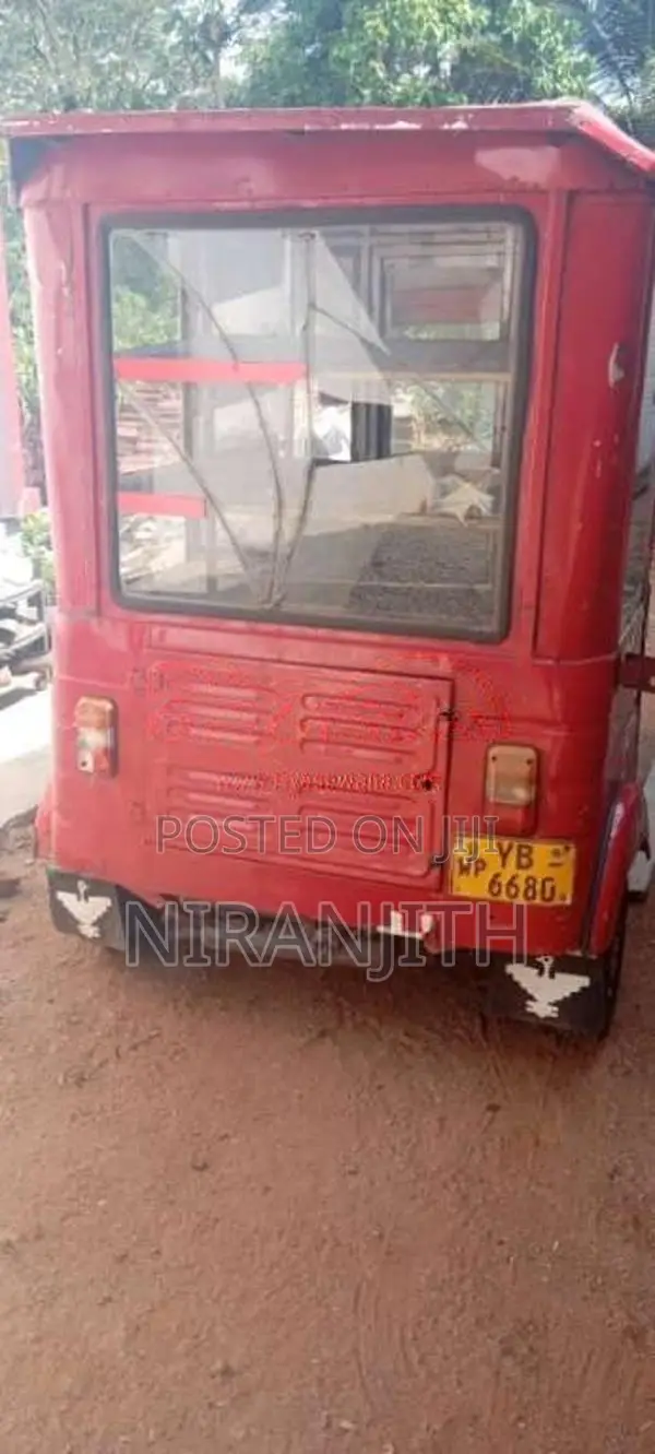 Bajaj 4 Stroke 2010 Three Wheel (Used)