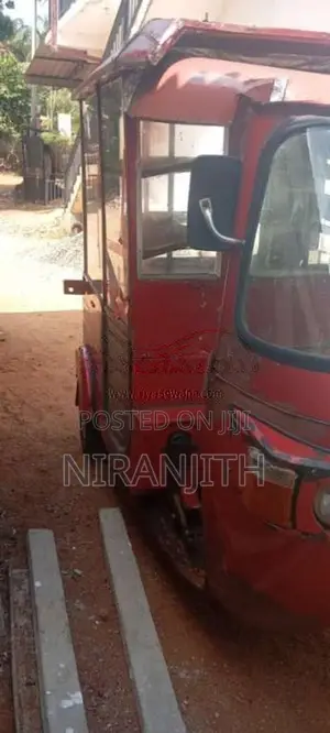 Bajaj 4 Stroke 2010 Three Wheel (Used)