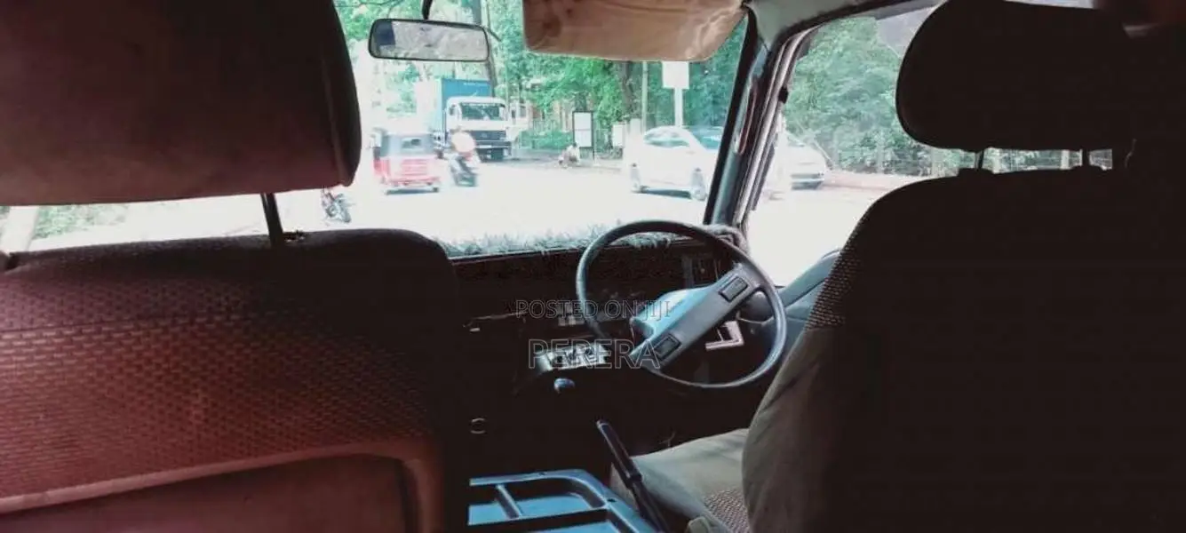 Nissan Caravan 1992 Van (Used)