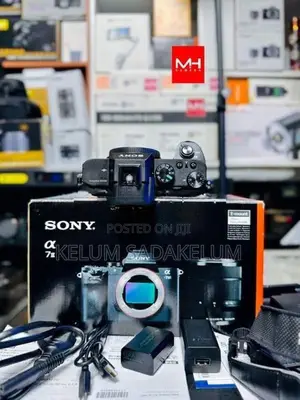 Sony A7 ll Mirrorless Full Frame Camera Set Box