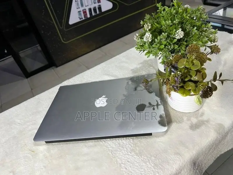 Apple Macbook Air