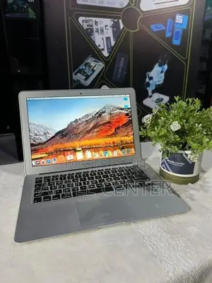 Apple Macbook Air