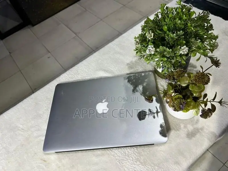 Apple Macbook Air I7 5th Gen