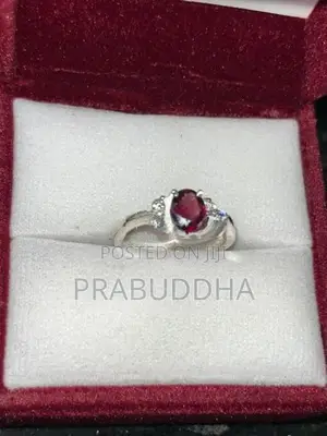 Ladies Silver Ring