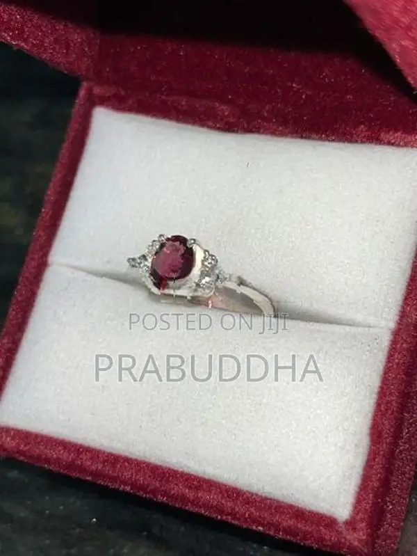 Ladies Silver Ring
