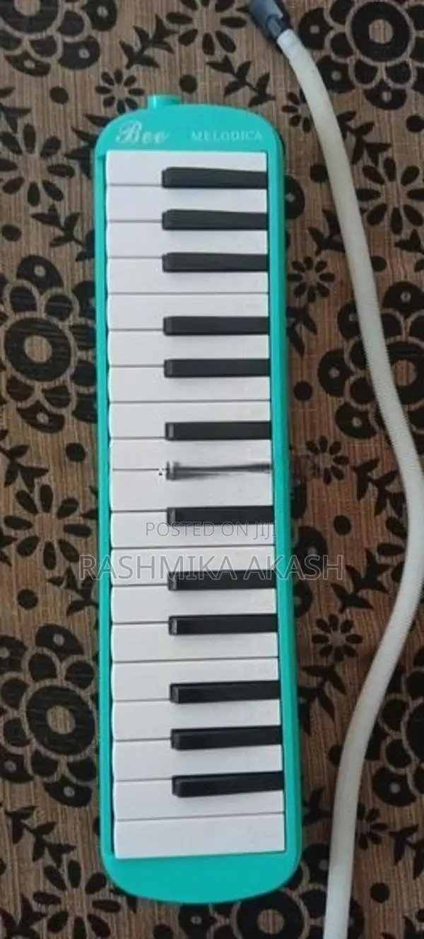 Bee Melodica With Hose Mouthpiece