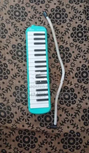 Bee Melodica With Hose Mouthpiece