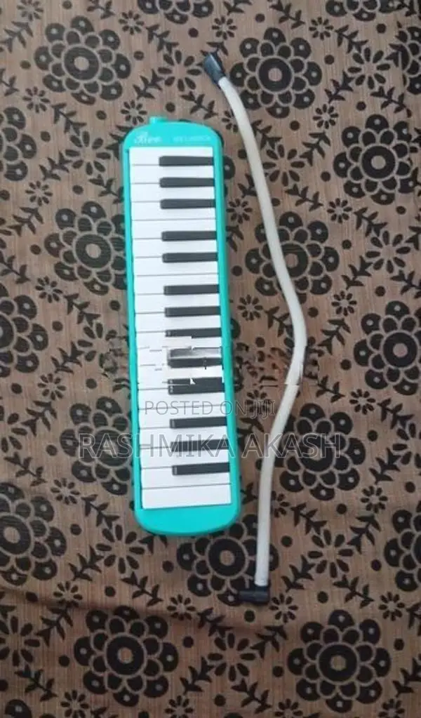 Bee Melodica With Hose Mouthpiece