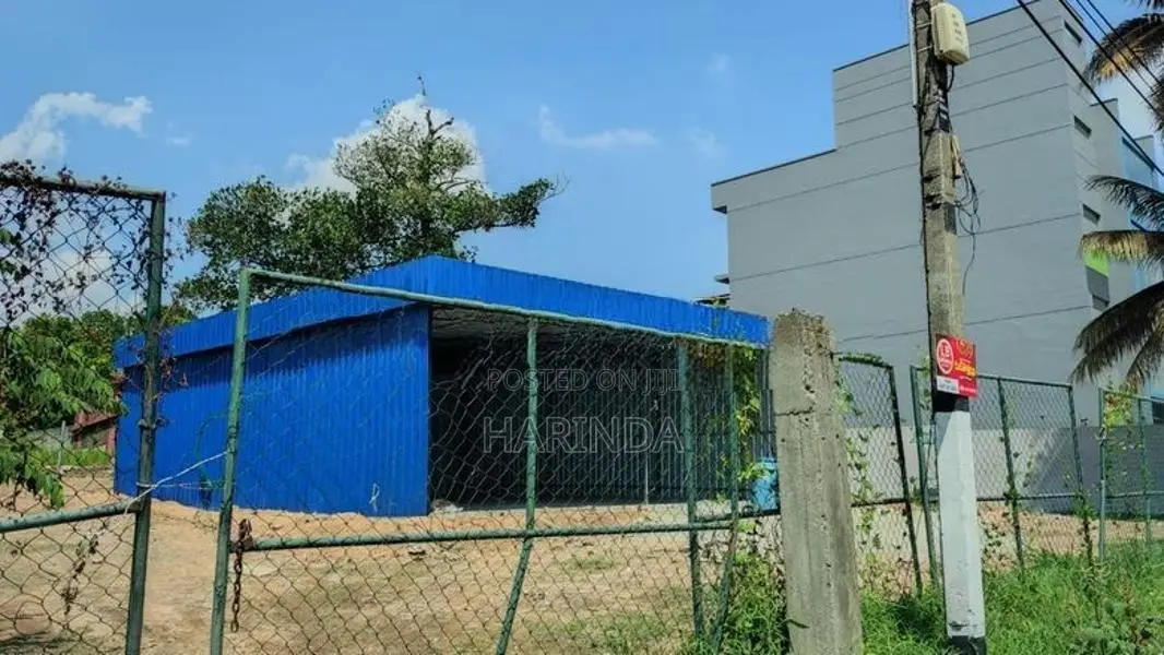 Used 1080 Sqft Steel Warehouse (Price With Fixing)