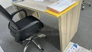 Manger Desk With Chairs
