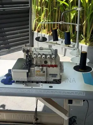 5 Thread Overlock Machine