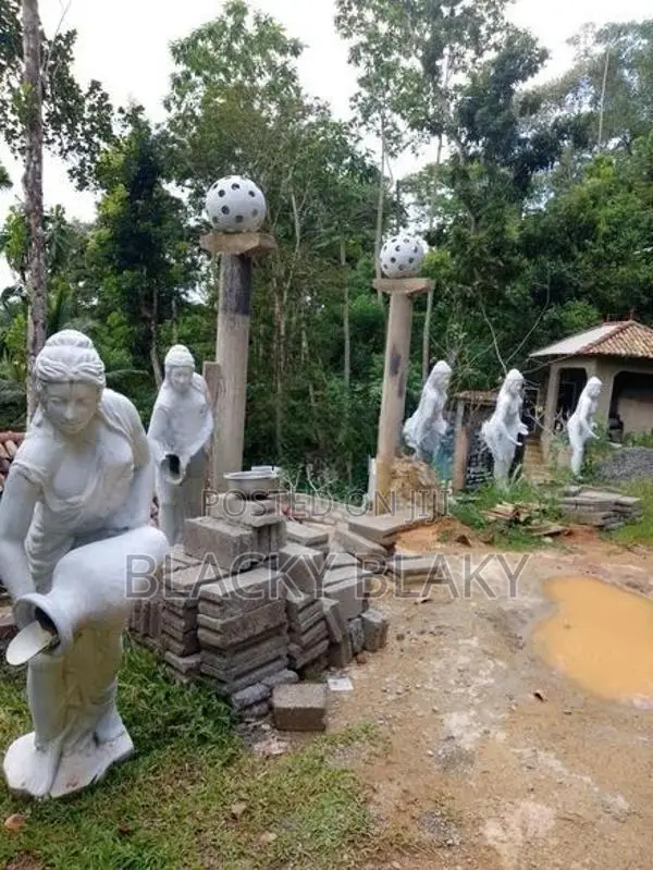 statues