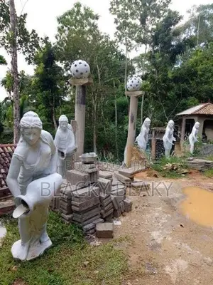 statues