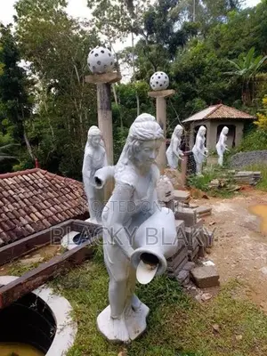 statues