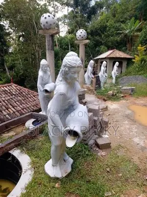 statues
