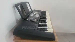 Yamaha PSR E223 Keyboard